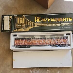 Southern Pacific Heavyweights  Car Model - SP daylight railroad Post Office